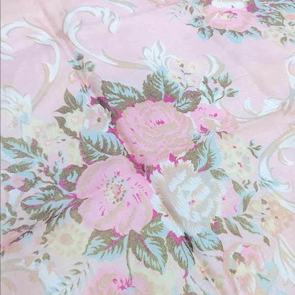 ๐ธ Glam Feminine Dainty Floral Square Scarf Soft Pastel Pink+Sage Green Floral - Picture 1 of 16